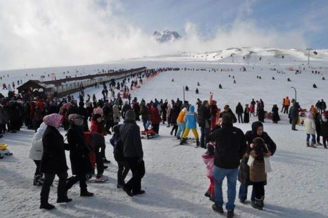 Sömestir Tatilinde Erciyes’E 500 Bin Kişi Geldi