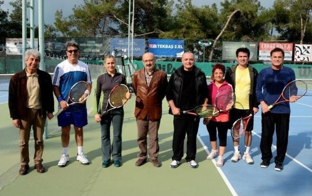 Doktorların Tenis Turnuvası Başladı