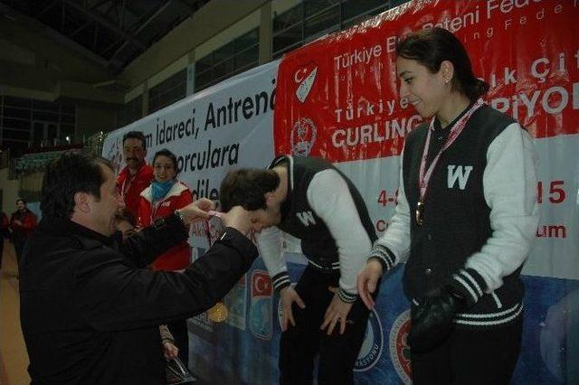 Türkiye Curling Karışık Çiftler Şampiyonası Erzurum’da Yapıldı