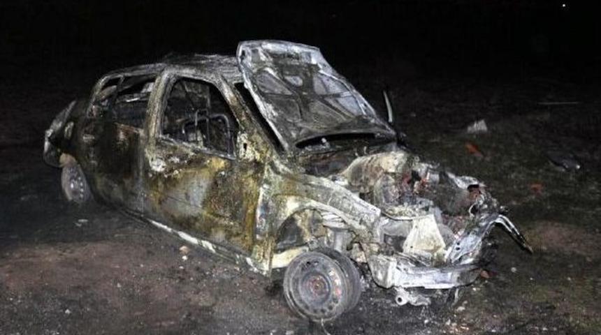 Otomobil Takla Atıp Yandı: 1 &Ouml;l&uuml;, 2 Yaralı