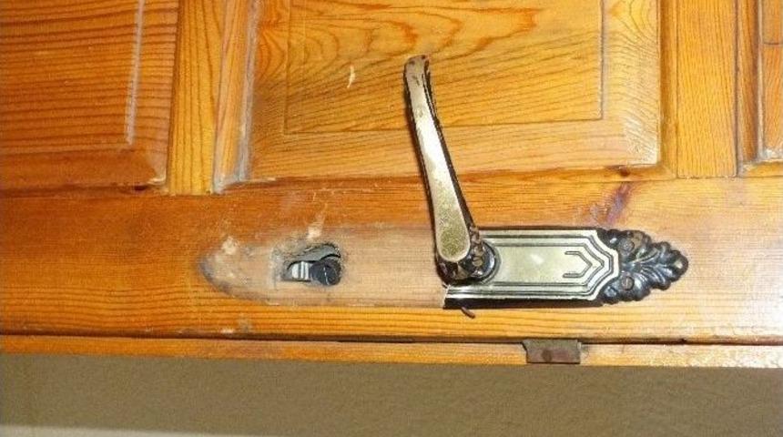 Serik İl&ccedil;esinde Notere Hırsız Girdi