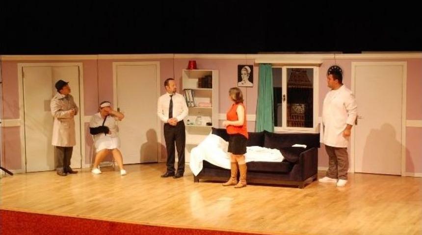 Hsbc G&ouml;n&uuml;ll&uuml;leri &ldquo;ka&ccedil; Baba Ka&ccedil;&rdquo; Oyunu İle Adana&rsquo;da