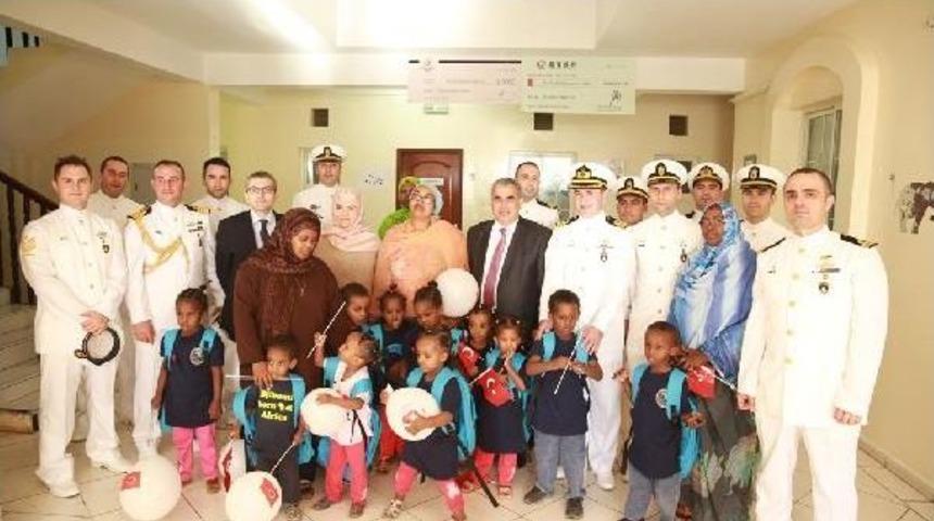 Tcg B&uuml;y&uuml;kada'nın Cibuti Liman Ziyareti