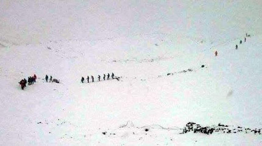 Ağrı Dağı'na Tırmanan 39 Dağcı 3 Gündür Mahsur