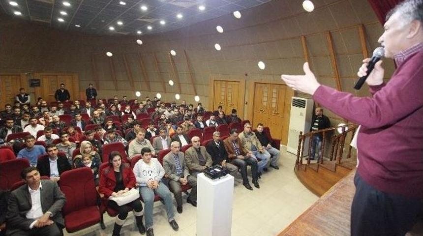 Karalar: "gen&ccedil;ler Bizin Geleceğimizdir"