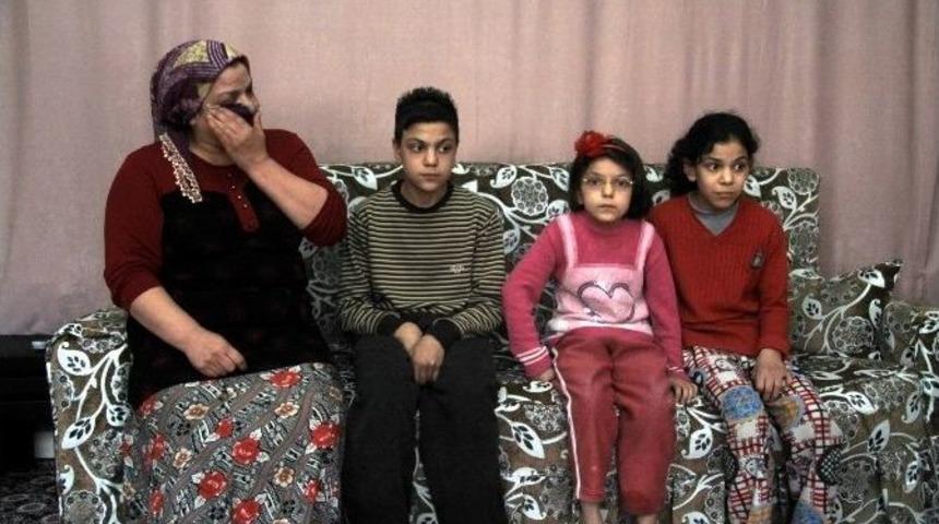 (özel Haber) Okul Kıyafetleri Olmayan 4 Kardeş Okula Gidemedi