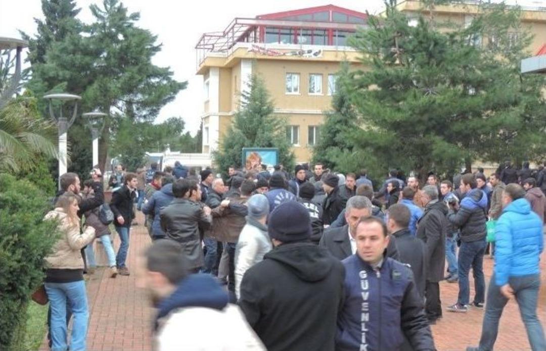 Sa&uuml;&rsquo;de &Ouml;ğrenciler Arasında Arbede &Ccedil;ıktı