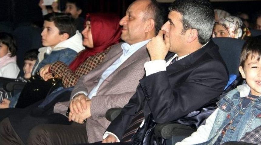 &Ouml;ğrencilere Sunulan Tiyatro G&ouml;sterileri Sona Erdi