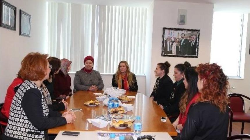 Tut Elimi Edirne Derneği, Edirne Kadın Girişimciler Kurulu&rsquo;nu Ziyaret Etti