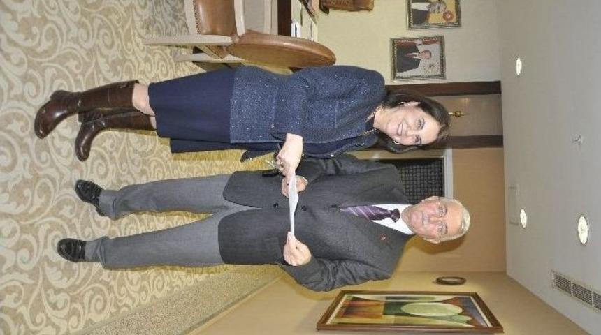 Prof. Dr. Usluer, Milletvekilliği İ&ccedil;in Esog&uuml;&rsquo;deki İstifa Etti