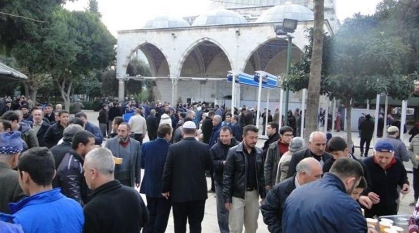 Gen&ccedil;ler Sabah Namazında Muratpaşa Cami&rsquo;ine Buluştu