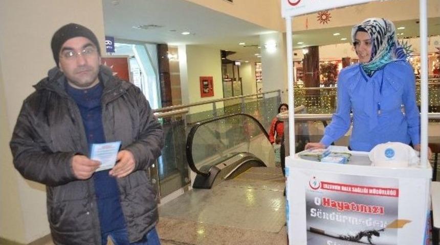 Sigarayı Bırakma Standına B&uuml;y&uuml;k İlgi