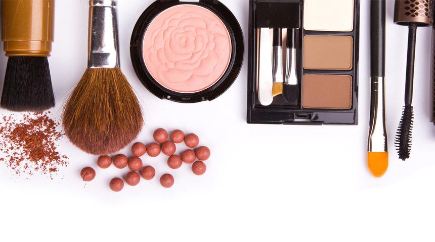  'Hormonlu' makyaj &uuml;r&uuml;nleri hasta ediyor