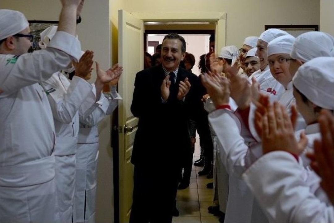 Engelliler Aş&ccedil;ı Yardımcısı Olacak