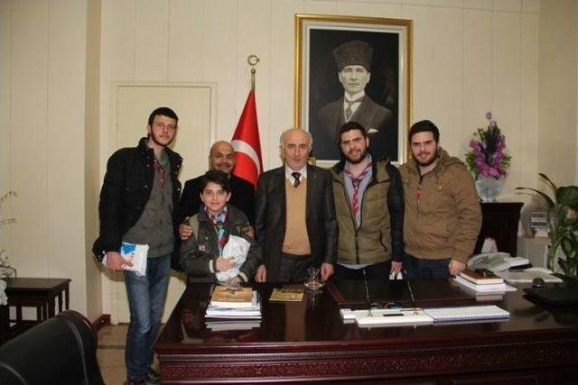 İstanbul’dan Gelen Öğrenciler Vali Odabaş’ı Ziyaret Etti