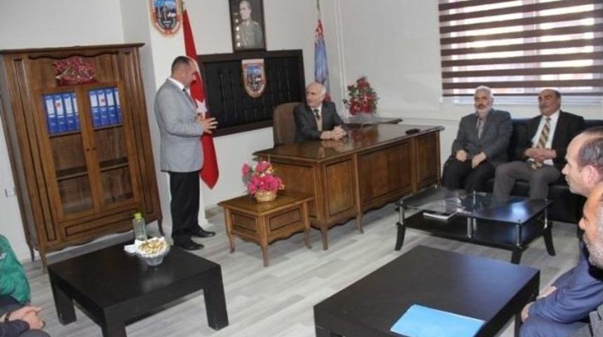 Vali Dernekleri Ziyaret Etti