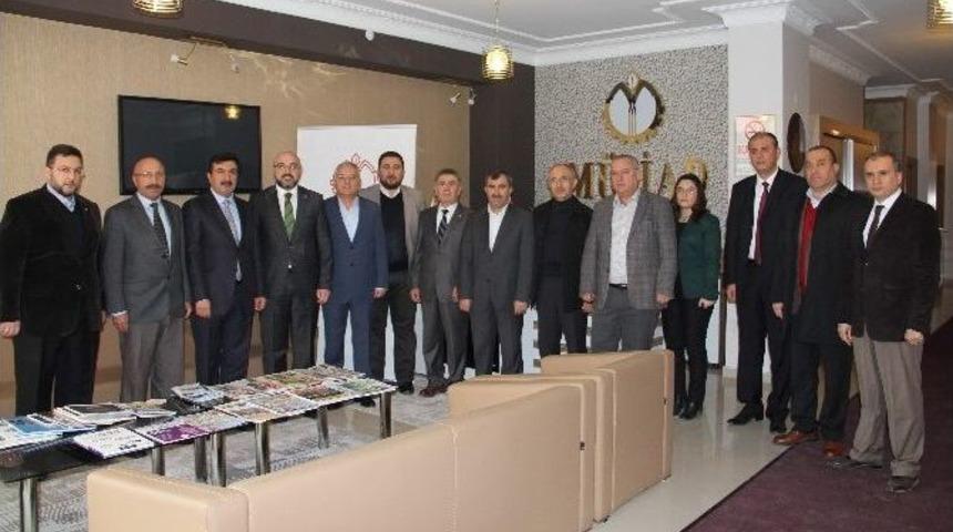 &Ccedil;orum Ticaret Borsası&rsquo;ndan K&ouml;ksal&rsquo;a Kutlama Ziyareti