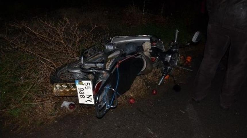 Motosiklet İle Otomobil &Ccedil;arpıştı: 2 Yaralı