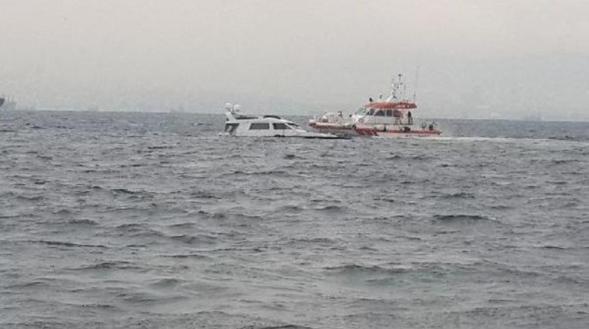 Marmara Denizi'nde Tekne Battı; 2 Kişi Kurtarıldı
