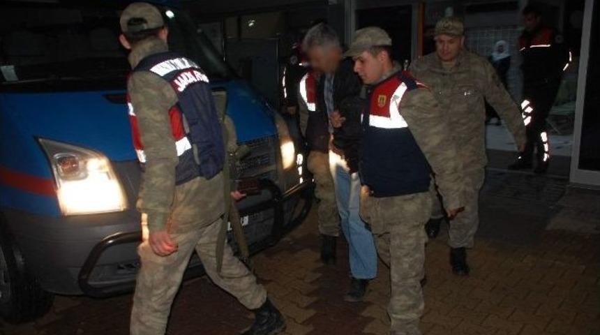 Yaşlı Adam Karşıdan Kaşıya Ge&ccedil;emedi