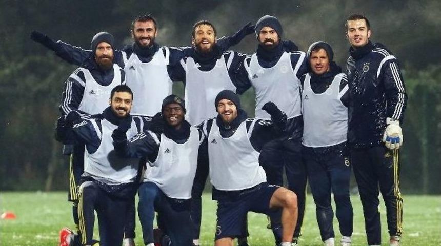 Fenerbah&ccedil;e, &Ccedil;aykur Rizespor Ma&ccedil;ı Hazırlıklarını S&uuml;rd&uuml;rd&uuml;