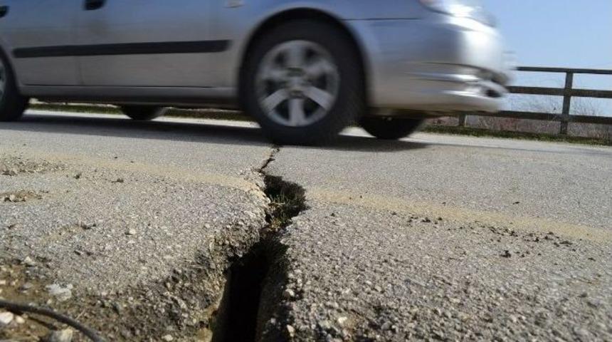 Keşan’da Köy Girişindeki Köprü Tehlike Saçıyor