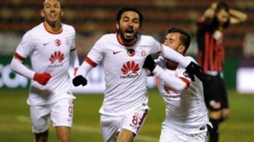 Sel&ccedil;uk İnan&rsquo;dan Aslan&rsquo;a 15 Puan