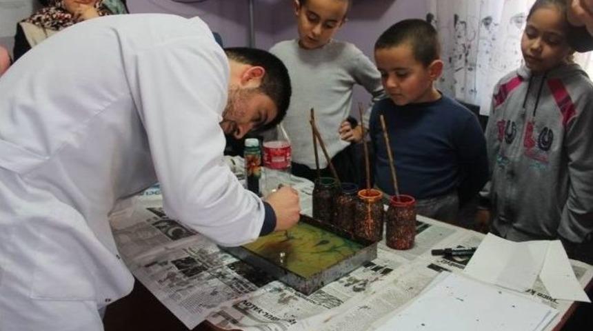 Karaman’da Engelli Öğrenciler Ebru Yaptı