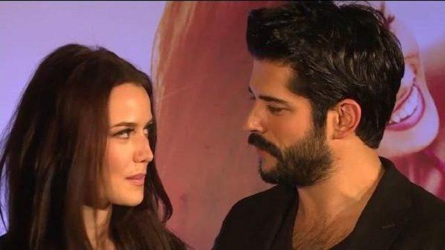 Fahriye Evcen; Burak Özçivit, Karşısında Oynayan Oyuncuyu Rahatlatıyor