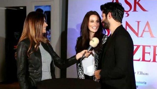 Fahriye Evcen; Burak Özçivit, Karşısında Oynayan Oyuncuyu Rahatlatıyor