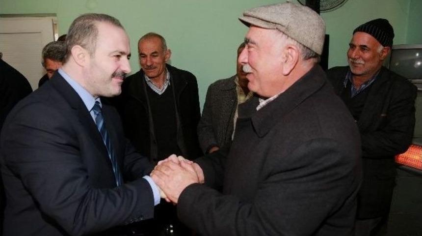 Başkan &Ouml;zg&ouml;k&ccedil;e Mahalle Muhtarlarıyla G&ouml;r&uuml;şmelerini S&uuml;rd&uuml;r&uuml;yor