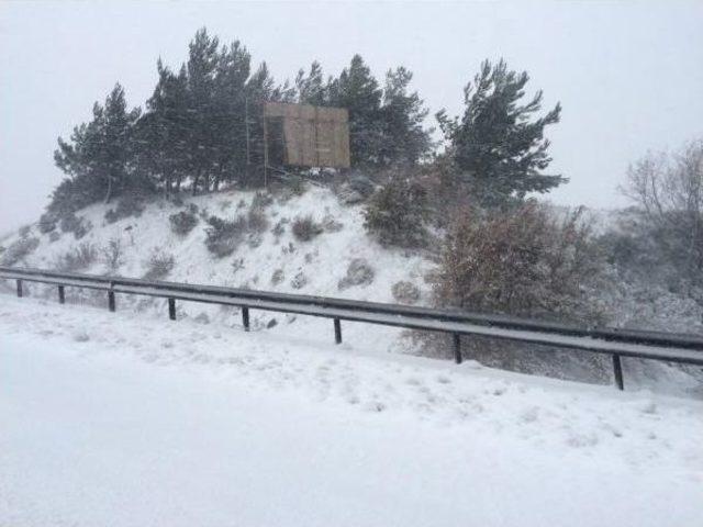 Tır Devrildi, İzmir-Manisa Yolu Kapandı