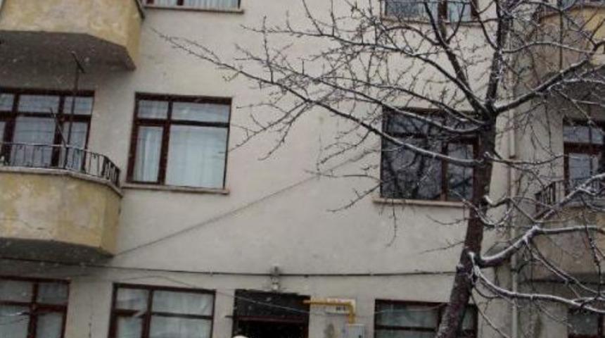 Komşuları Hayatını Kurtardı