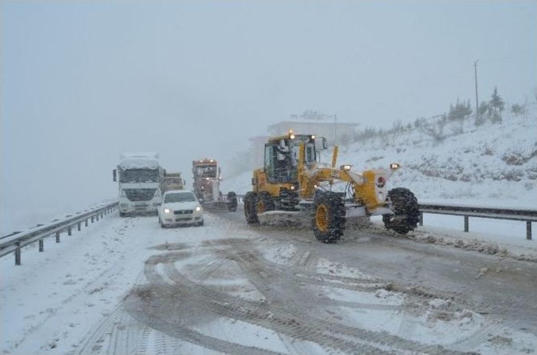 Kula&rsquo;da D300 Karayolu Kapalı