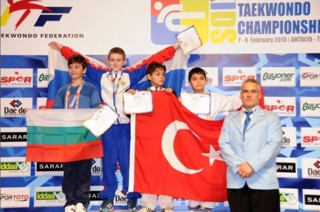 Burhaniyeli Tekvandocular Avrupa Şampiyonu Oldu