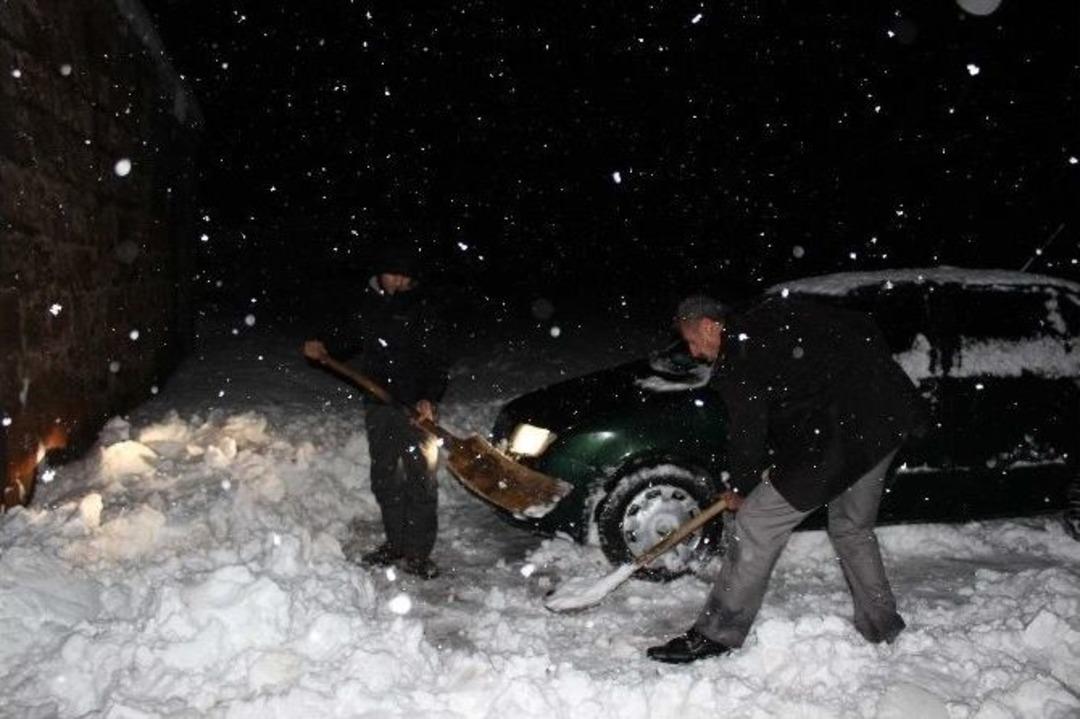 Gazeteciler Mahsur Kaldı