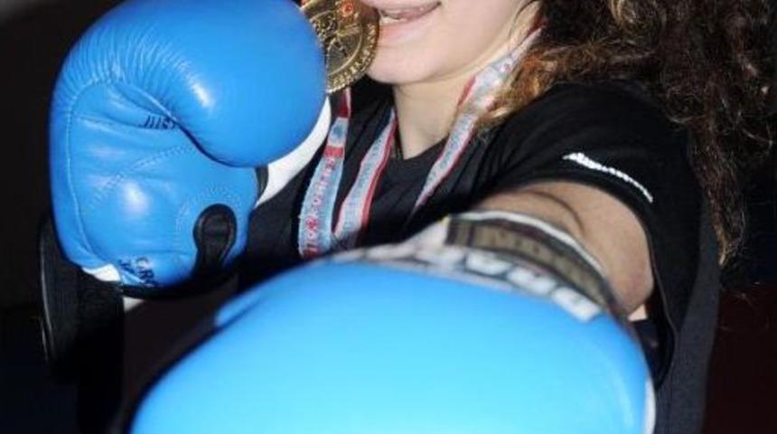 Baba Israrıyla Başladığı Boksta Şampiyon Oldu