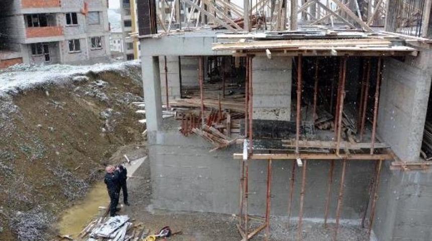 2'nci Kattan D&uuml;şen Inşaat Iş&ccedil;isi Yaralandı