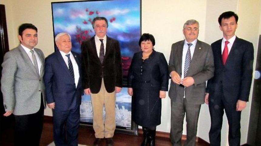 Kazakistan Ahmet Yesevi &Uuml;niversitesi&rsquo;nden Erciyes &Uuml;niversitesi&rsquo;ne Ziyaret