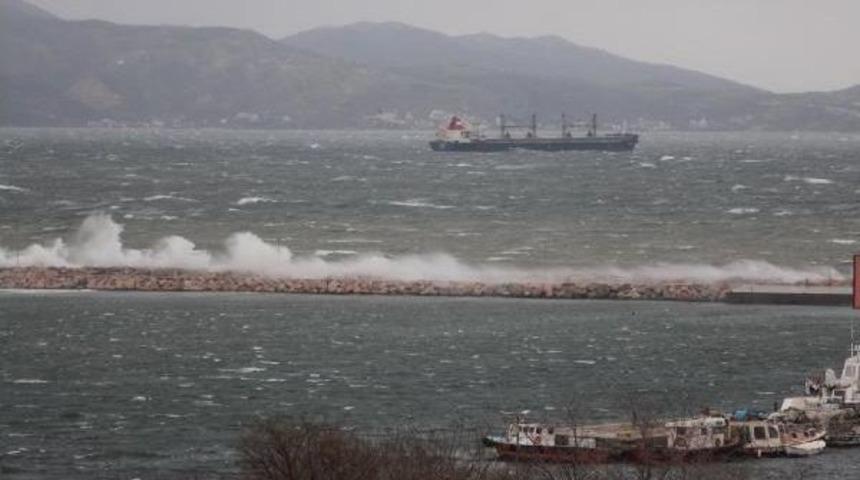 Bandırma&rsquo;Da Deniz Ulaşımına Fırtına Engeli