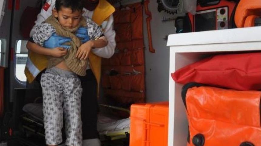 Yedikleri Tavuktan Zehirlenen 2 Kardeş Hastaneye Kaldırıldı