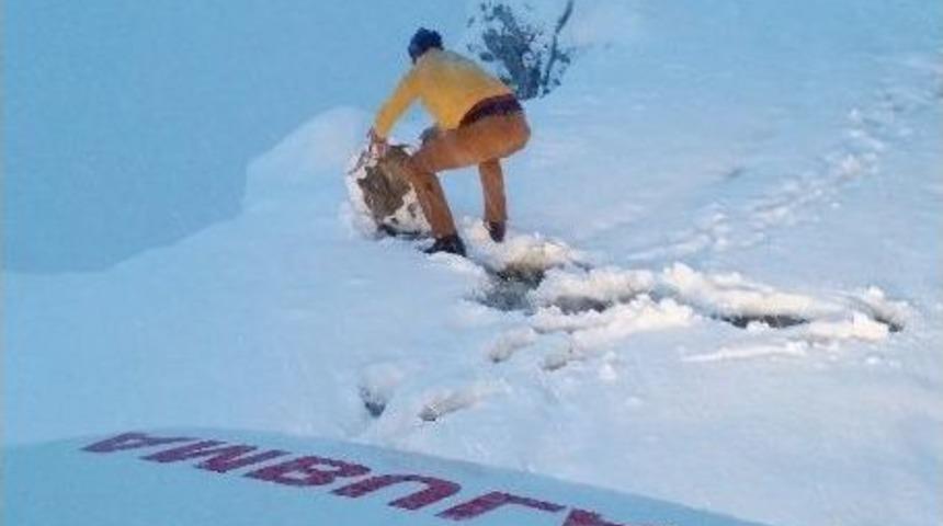 Kar Yağışı Nedeni İle K&ouml;ydeki Hastaya 5 Saatte Ulaşıldı