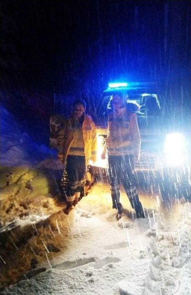 Kar Yağışı Nedeni İle Köydeki Hastaya 5 Saatte Ulaşıldı