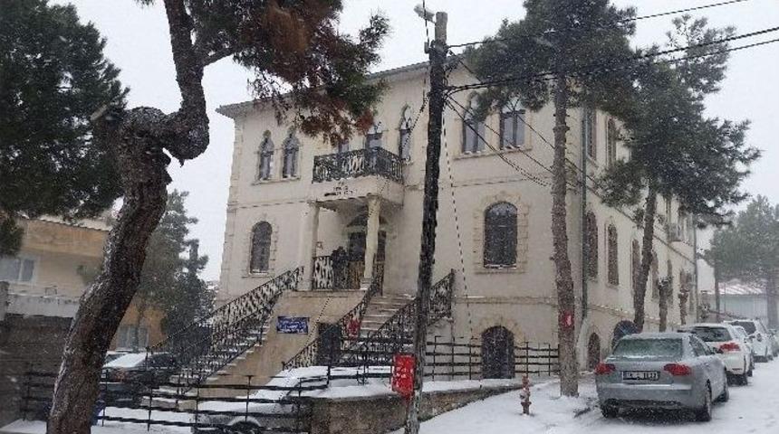 Manisa&rsquo;da Eğitime Kar Engeli