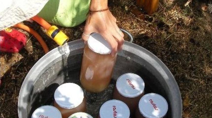 Taşk&ouml;pr&uuml;&rsquo;l&uuml; Hanımlar Kışa Hazırlanıyor