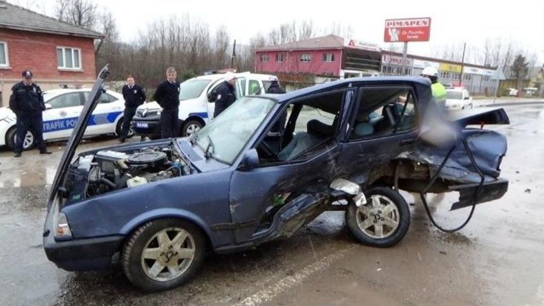Bartın&rsquo;da Trafik Kazası: 2 Yaralı