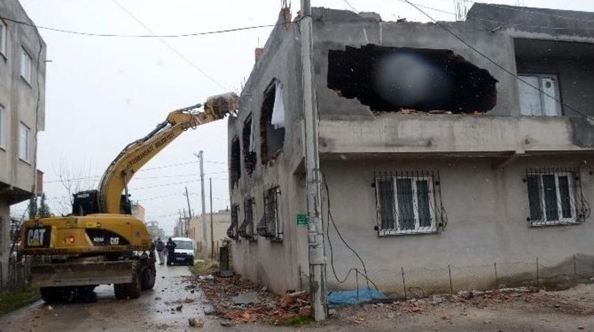 Bursa&rsquo;da Ka&ccedil;ak Binalar Yerle Bir Edildi