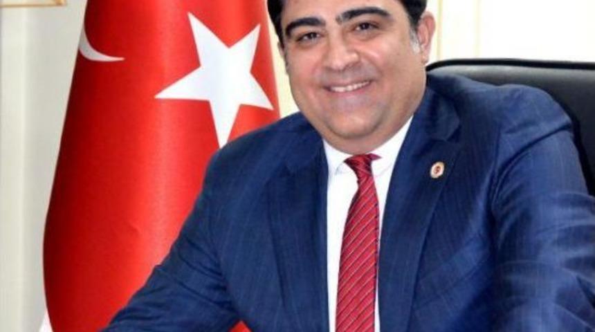 Ahmet T&uuml;rk'&uuml;n K&ouml;y&uuml;n&uuml; Ziyaret Ettiği I&ccedil;in Soruşturma Ge&ccedil;iren Vali Yardımcısından Su&ccedil; Duyurusu