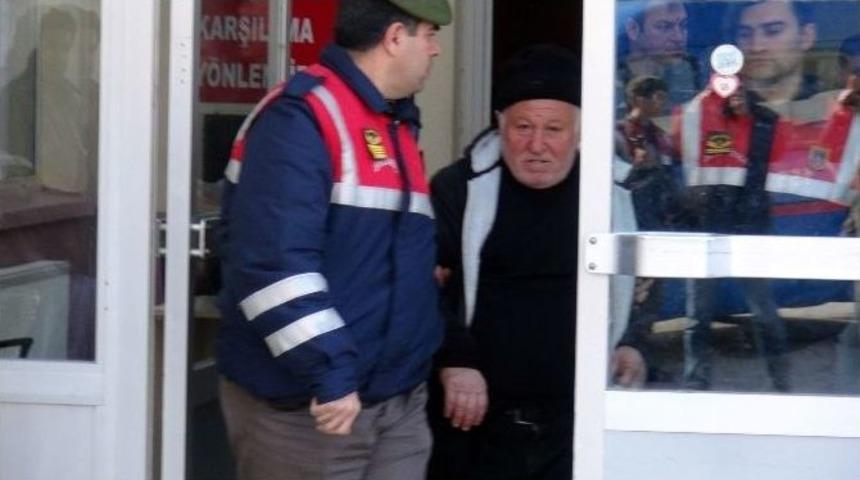 Tarlaya Attığı Uyuşturucuyu Almaya Gidince Kendini Ele Verdi