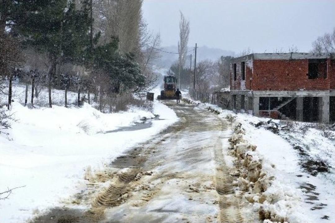 Kar Yağışı Kazdağları&rsquo;nda Hayatı Olumsuz Etkiliyor
